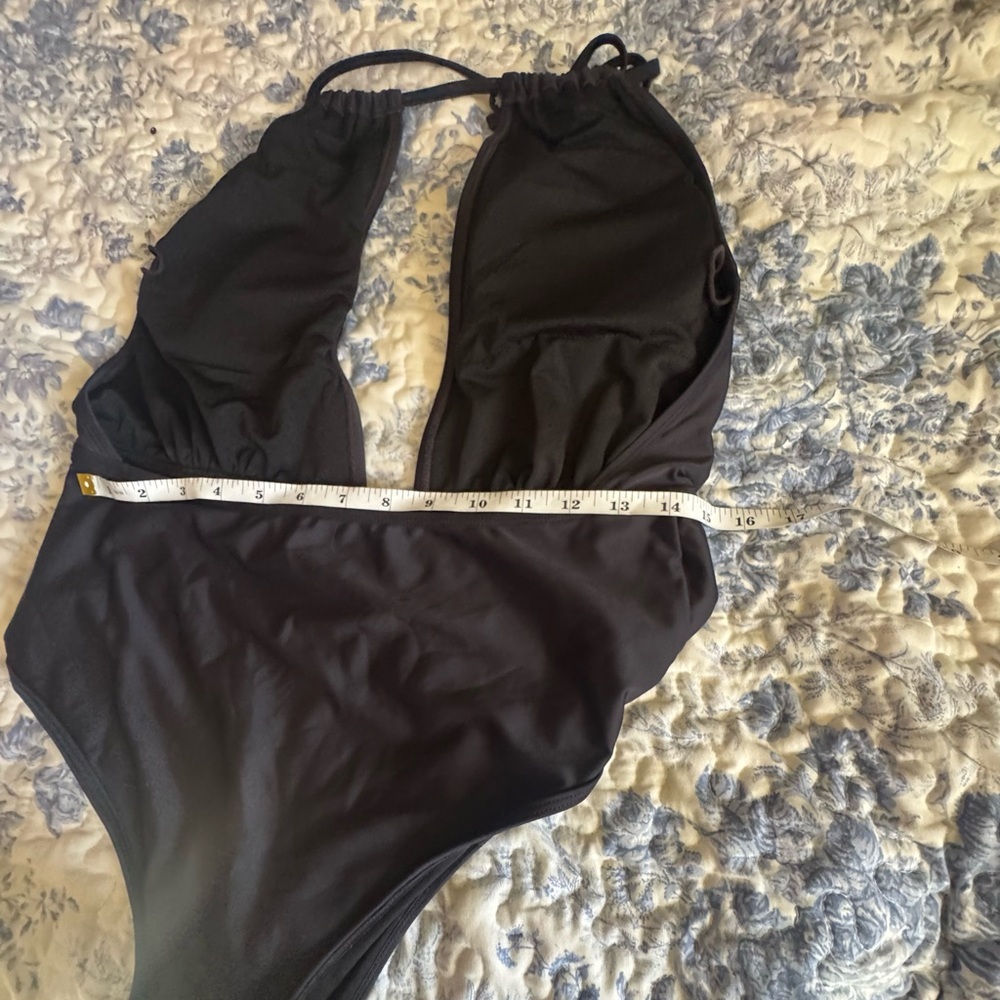 Elegant Black Halter One-Piece Swimsuit - Picture 4 of 4